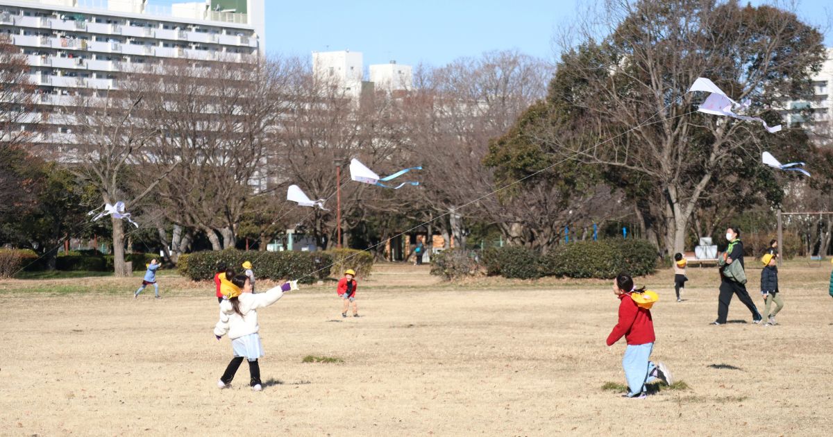 1月1年生の凧揚げ